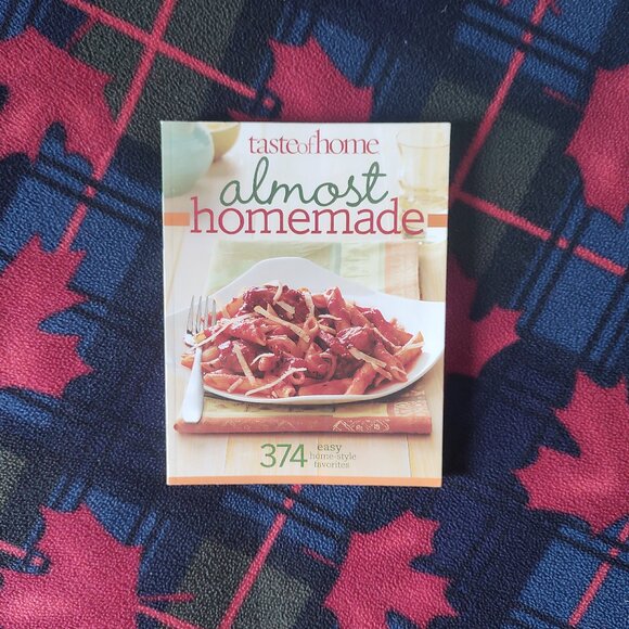📚 3/$15 or 5/$20 📚 Cookbook - Taste of Home Almost Homemade - Picture 1 of 4